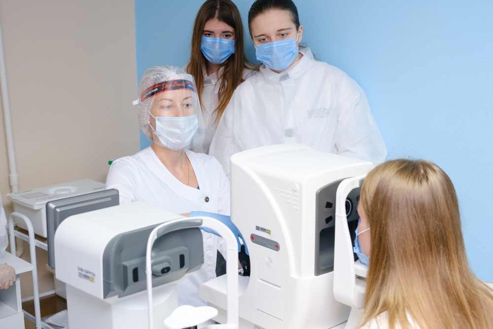  Быть готовыми помогать людям