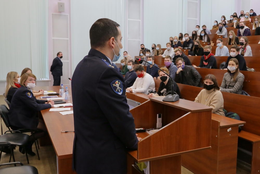 Знакомьтесь, полиция