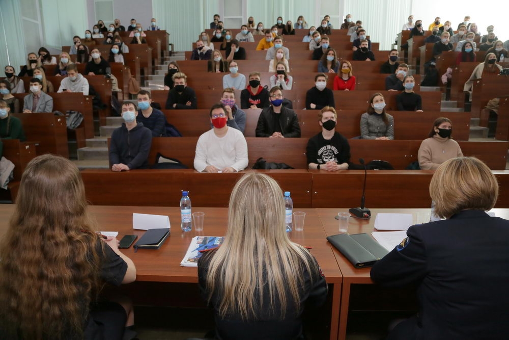 Знакомьтесь, полиция