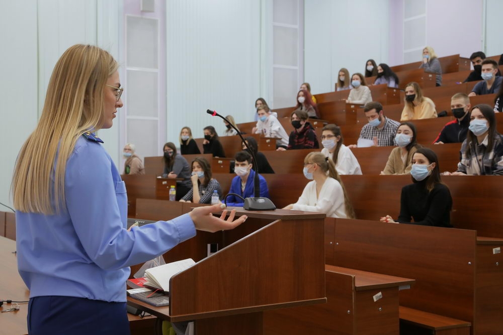 Прокурор о прокурорском надзоре