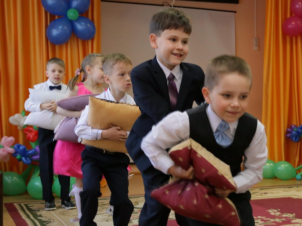 Жалко расставаться с любимым детским садом          