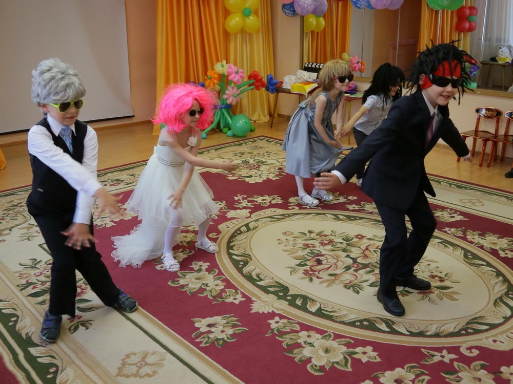 Жалко расставаться с любимым детским садом          