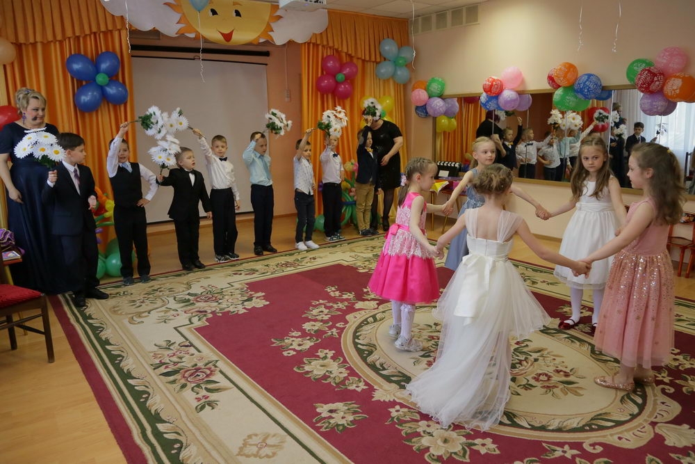 Жалко расставаться с любимым детским садом          