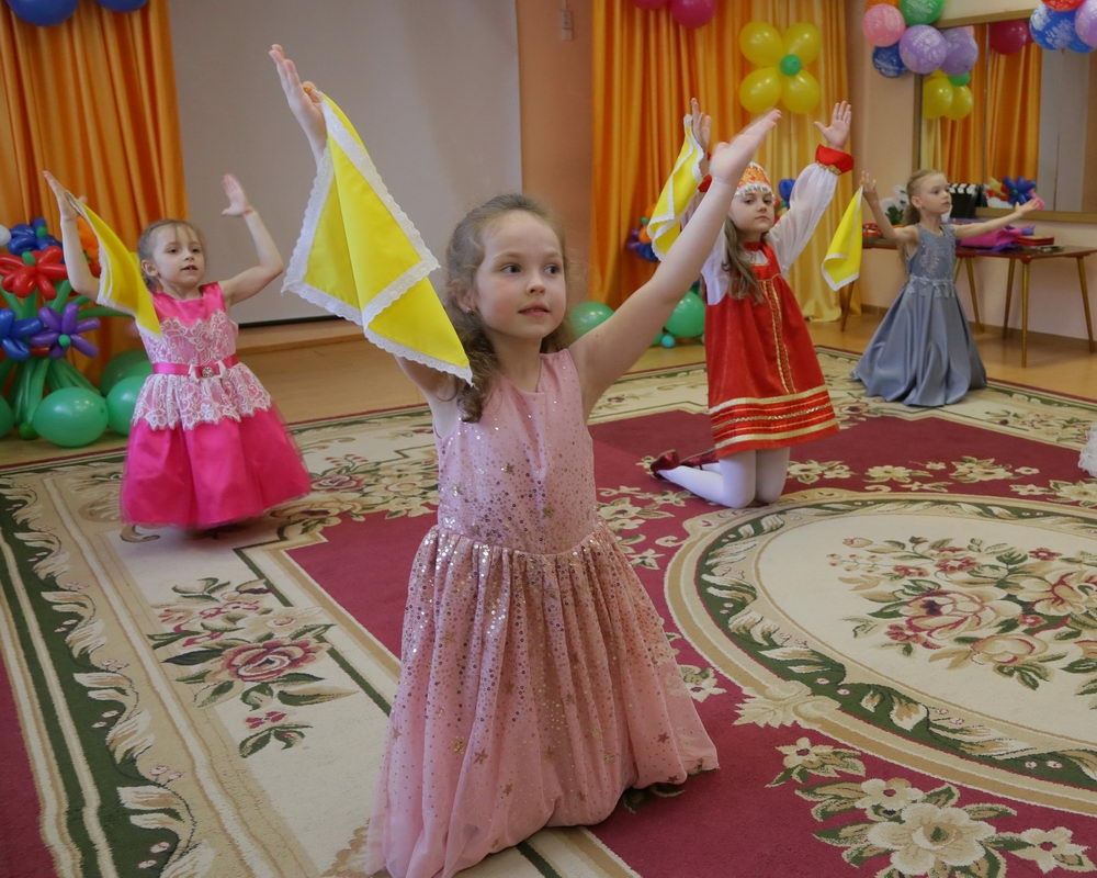 Жалко расставаться с любимым детским садом          