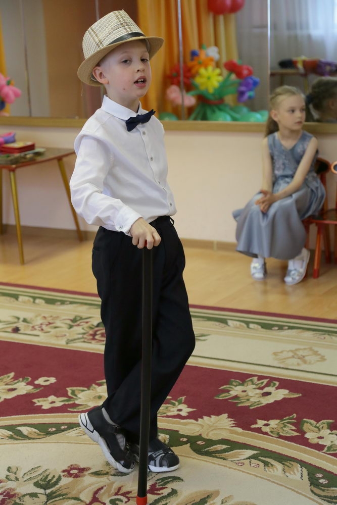 Жалко расставаться с любимым детским садом          