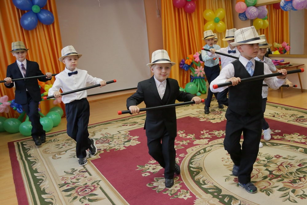 Жалко расставаться с любимым детским садом          