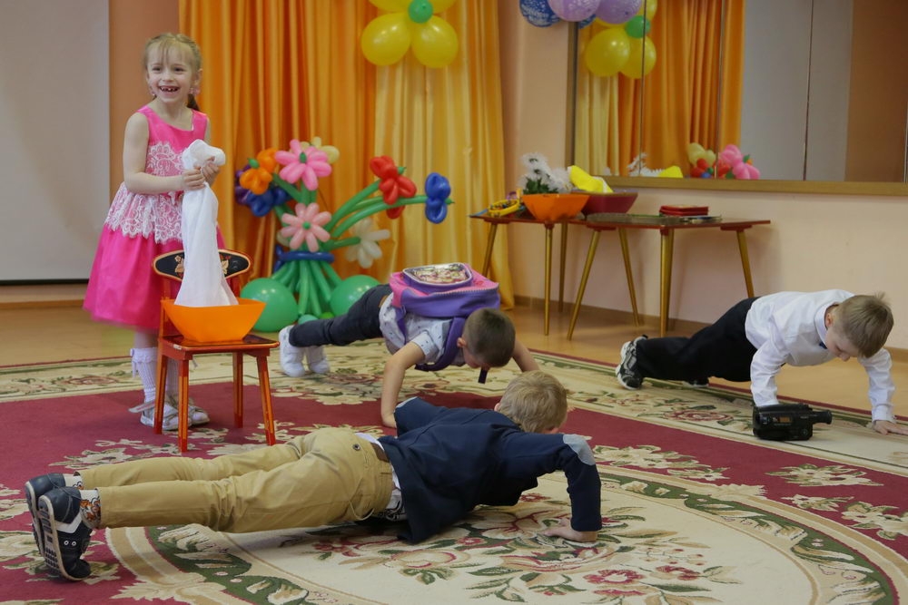 Жалко расставаться с любимым детским садом          