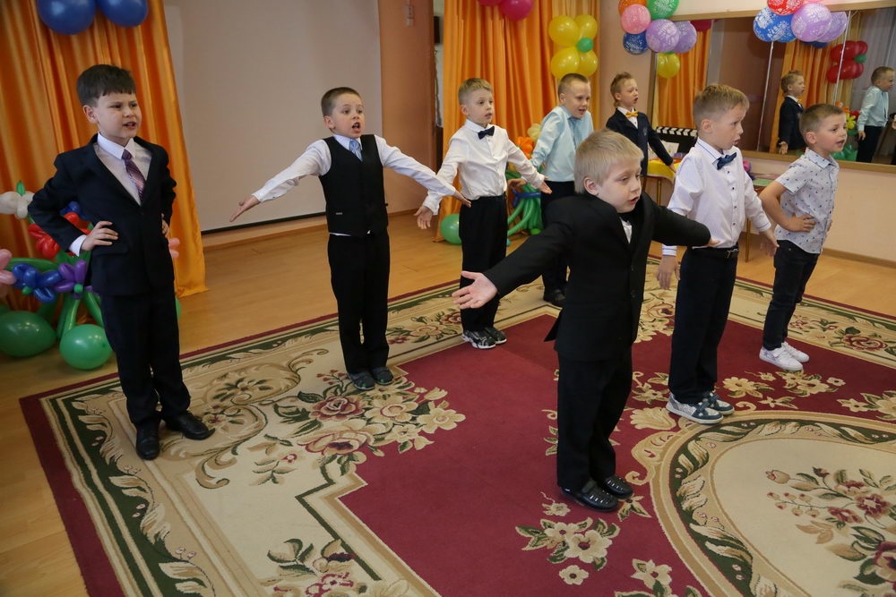 Жалко расставаться с любимым детским садом          