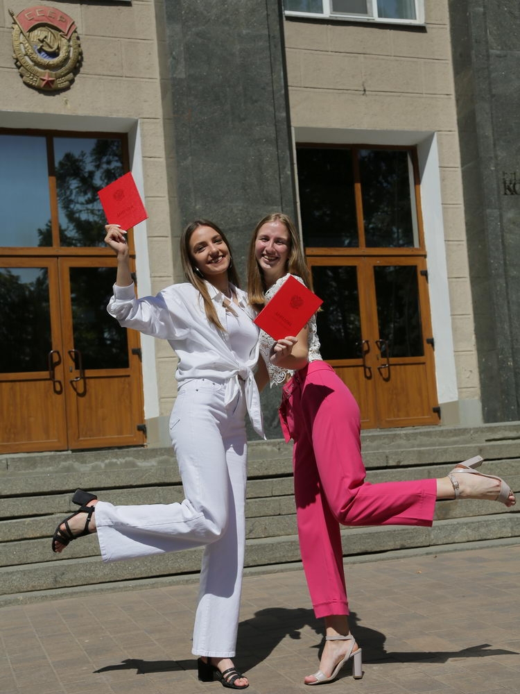 Как ПТИнцы из гнезда