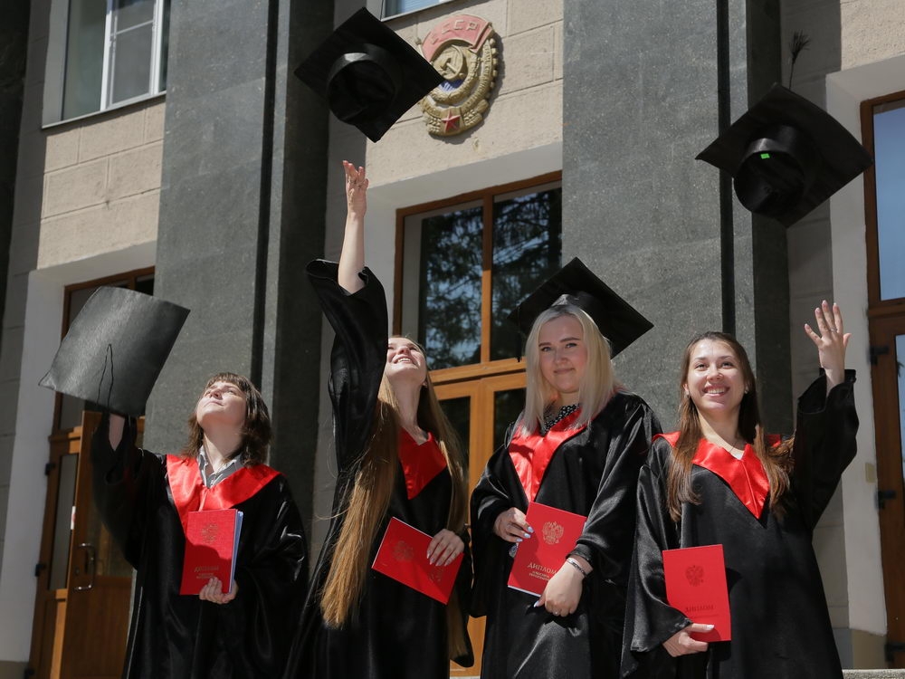 Как ПТИнцы из гнезда