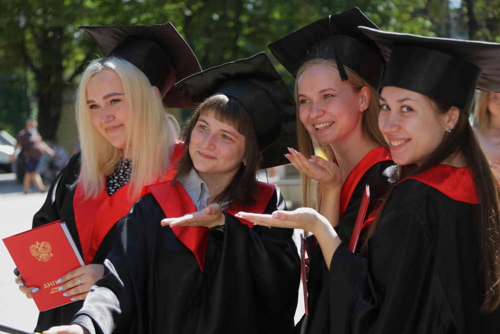 Как ПТИнцы из гнезда