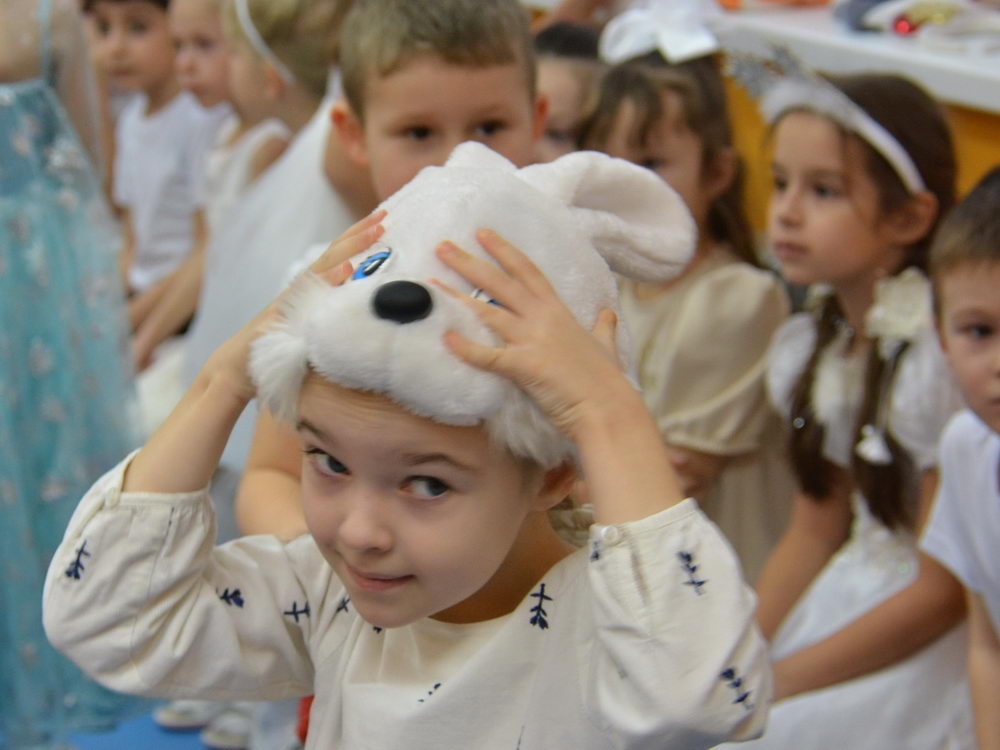 «Веселится мой народ, Колядка в гости к нам идёт»