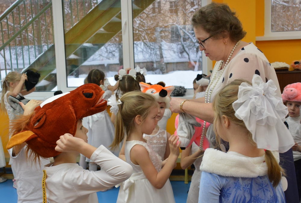 «Веселится мой народ, Колядка в гости к нам идёт»