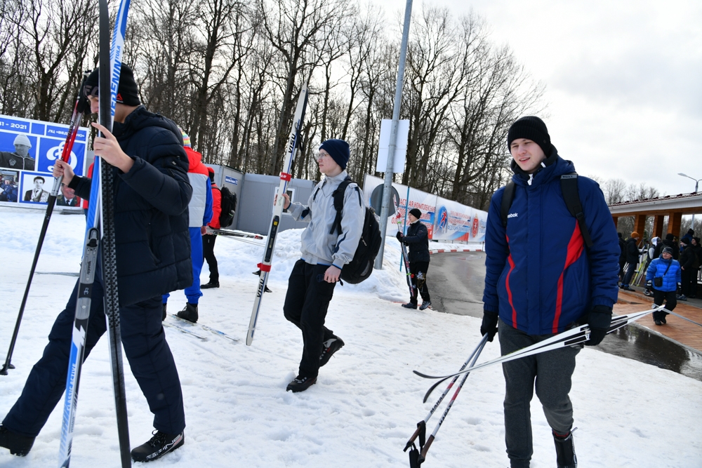 В День защитника Отечества — на лыжню