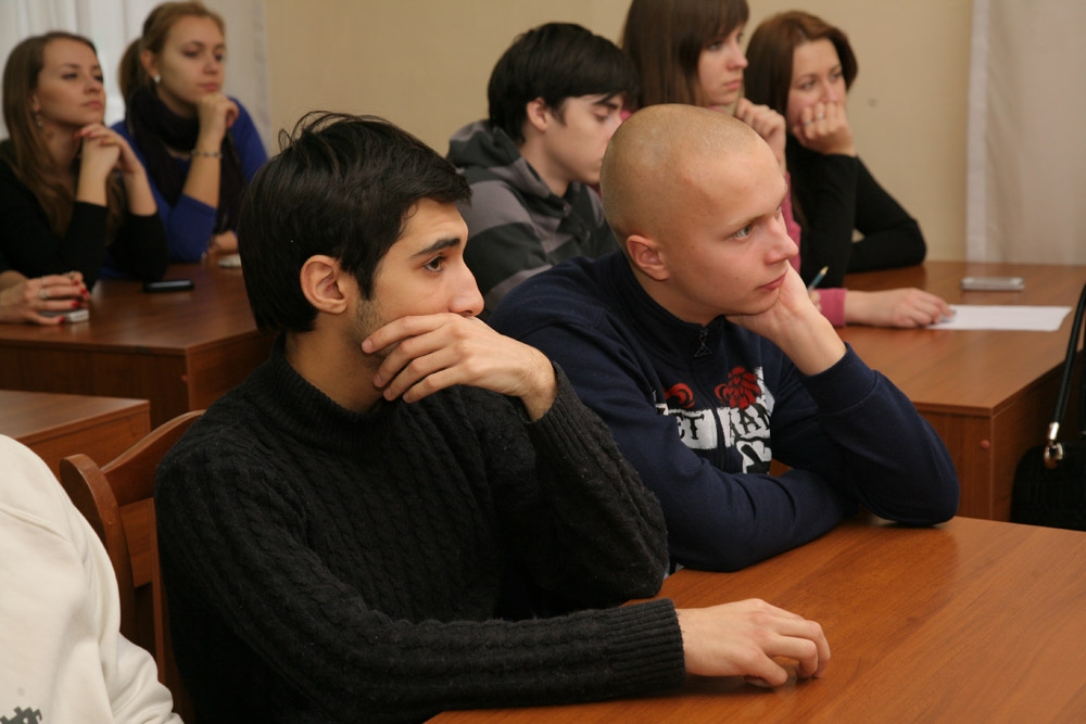 О конституции в день ее рождения