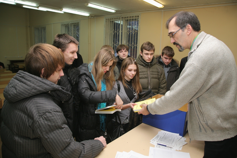 Физику знаешь — горизонты жизни раздвигаешь!