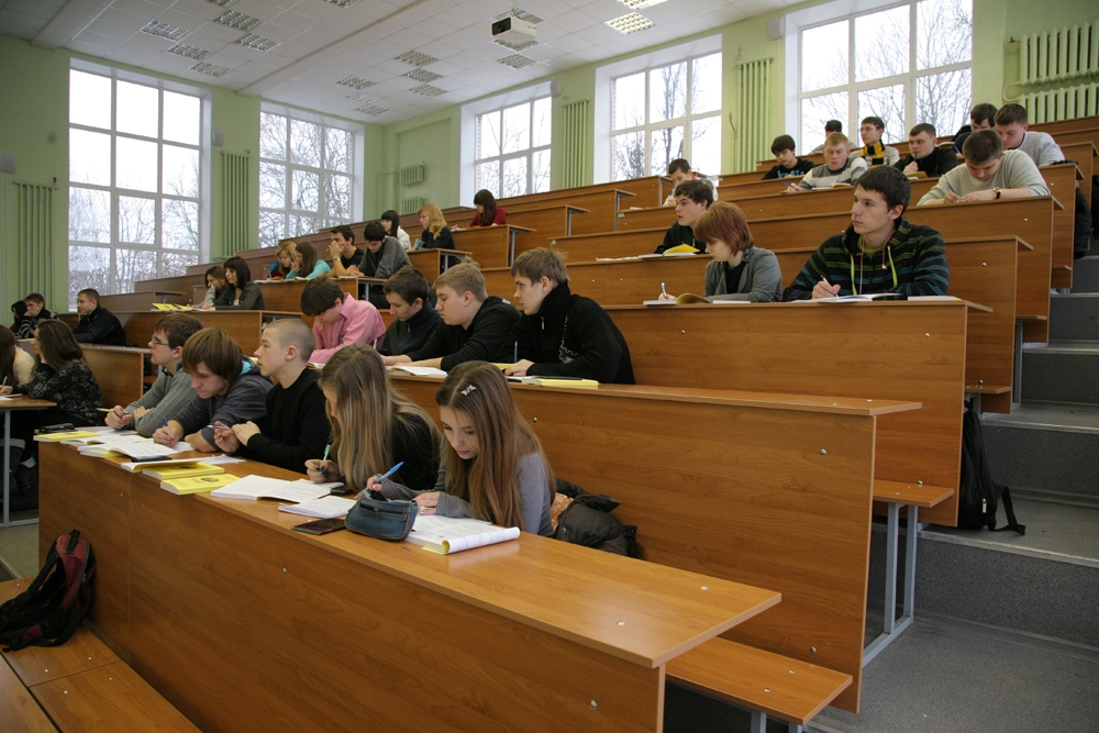 Физику знаешь — горизонты жизни раздвигаешь!