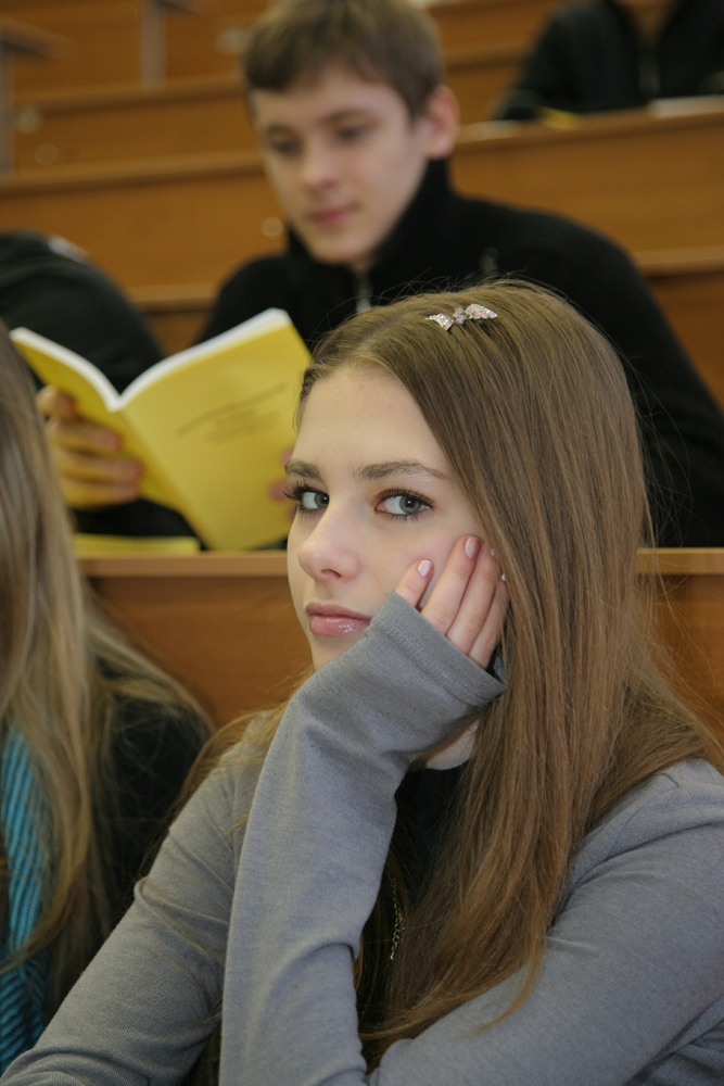 Физику знаешь — горизонты жизни раздвигаешь!