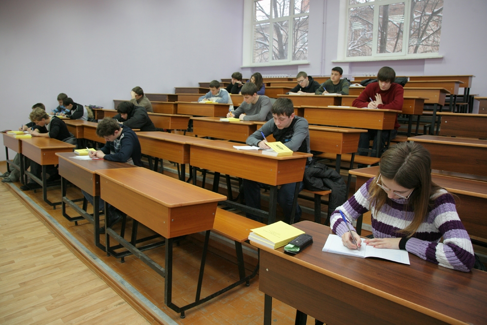 Физику знаешь — горизонты жизни раздвигаешь!