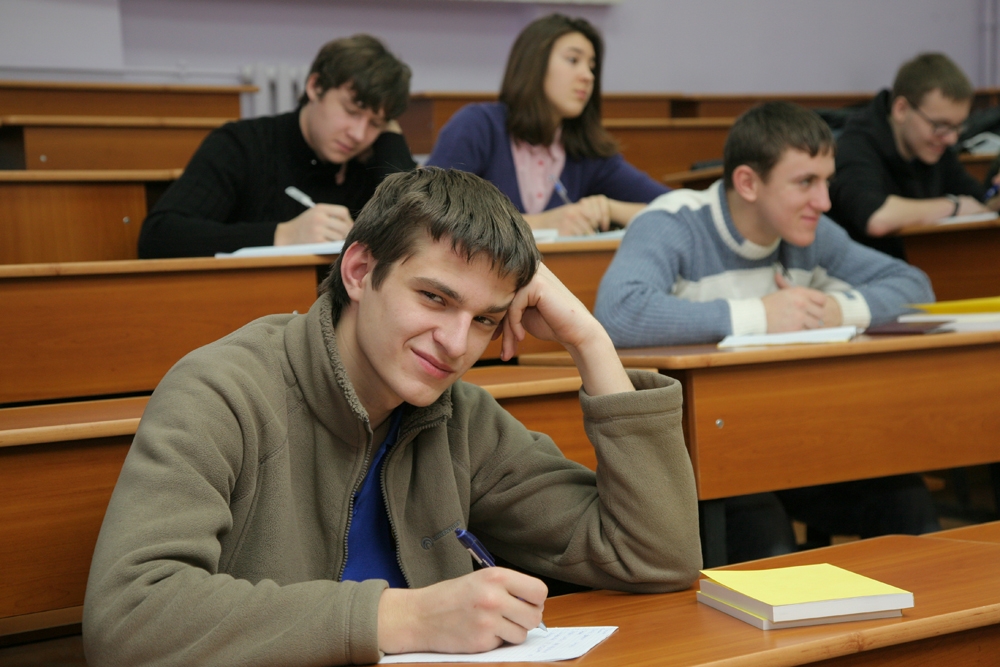 Физику знаешь — горизонты жизни раздвигаешь!