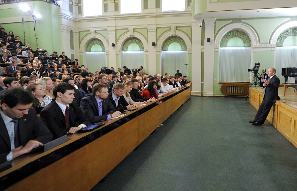 Преподаватель юрфака ТулГУ встретился с кандидатом в президенты В. Путиным