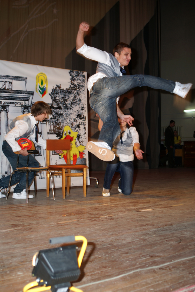 Вчера в университет состоялся фестиваль молодых команд КВН